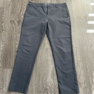 Vuori Men's meta flat front Classic Chinos pants